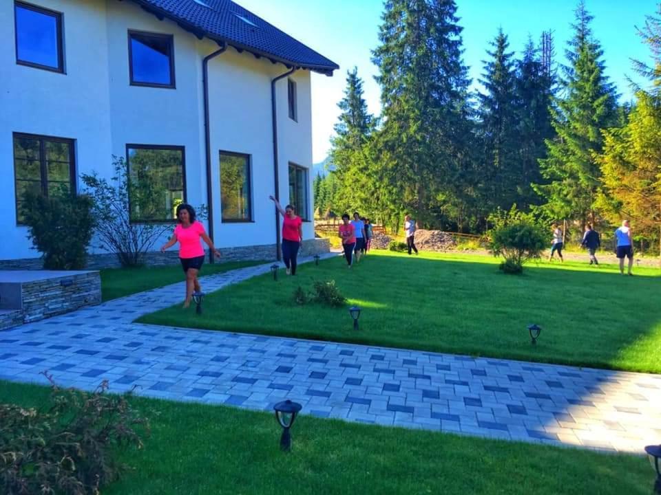 Pensiunea Izvorul Zanelor Kolibica Kültér fotó